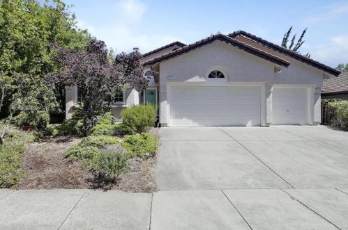 2242 Silver Fox Cir, Fairfield, CA 94534-1012