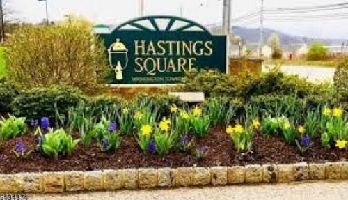 90 Knob Hill Rd, Hackettstown, NJ 07840-4201