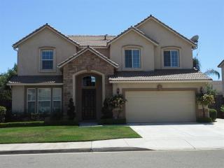 2686 Robinwood Ave, Clovis, CA 93611-8586