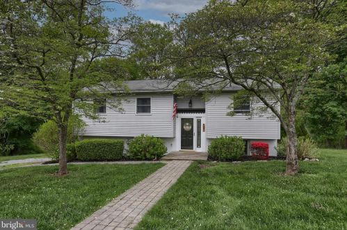 1601 Potato Valley Rd, Harrisburg, PA 17112-9216
