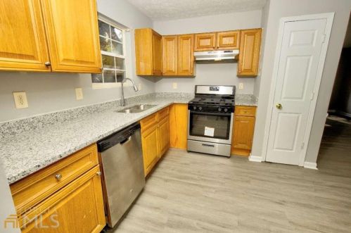 5175 Scarbrough Ln, Stone Mountain, GA 30088-4333