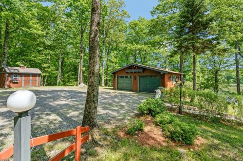 30 Edelweiss Ln, Sparta, NJ 07871-3747