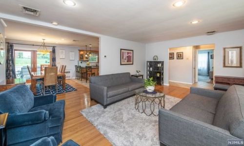 4 Rosemont Dr, Town Center, NJ 07052-2214