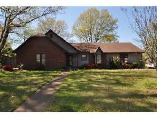 2415 Bartlett Blvd, Memphis, TN 38134-5427