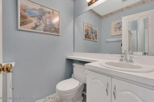 178 Old Orch Ln, Tinton Falls NJ 07712-2570 exterior