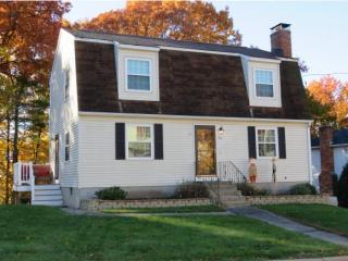 64 Kara St, Manchester, NH 03103-3119