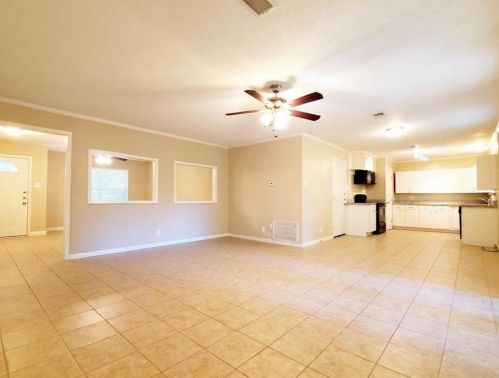 1832 Dolphin Dr, Taylor Lake Village TX  77586-2958 exterior