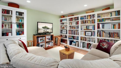 2303 Darrow St, Silver Spring MD 20902-4918 exterior