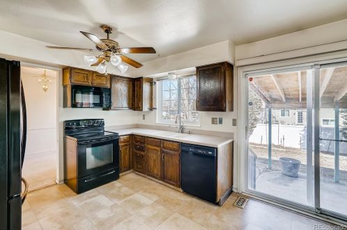 1595 Vaughn Cir, Aurora CO 80012-5316 exterior