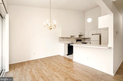 514 Eagles Chase Dr, Trenton NJ  08648-2539 exterior