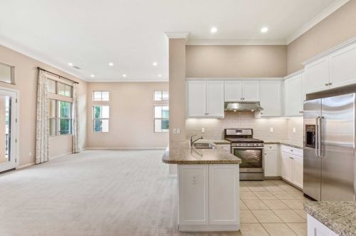 105 Mayfair, Irvine, CA 92620-2150