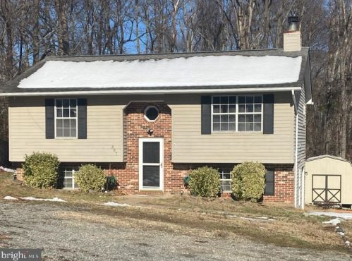 307 Bowen Dr, Fredericksburg, VA 22407-1468