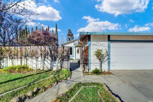 1869 Alamo Dr, Vacaville, CA 95687-6103
