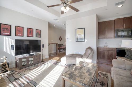 701 1st St, Fort Worth TX  76102-2705 exterior