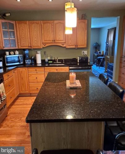 100 Chestnut Ave, Camden NJ  08107-2207 exterior