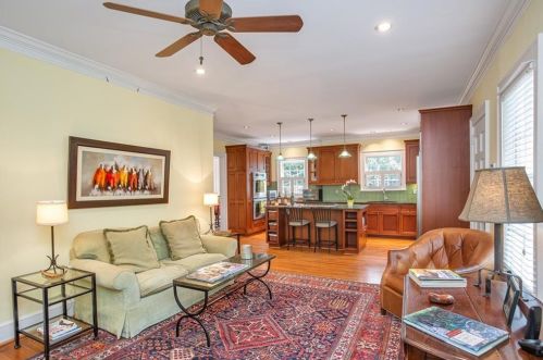 453 Manor Ridge Dr, Atlanta GA  30305-3509 exterior