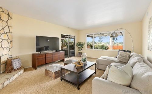 2075 Windmill View Rd, El Cajon, CA 92020-1351