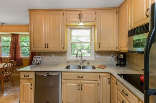 7216 Courtly Rd, Saint Paul MN  55125-1661 exterior