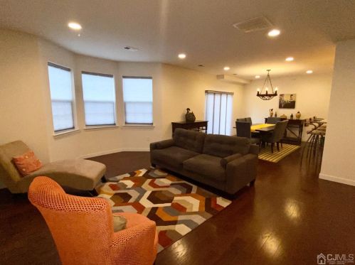 247 Luca Dr, Piscataway NJ  08854 exterior