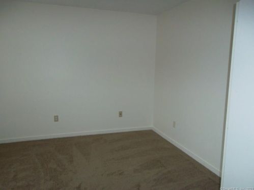 949 Pleasant Valley Rd, Wapping CT  06074-4240 exterior