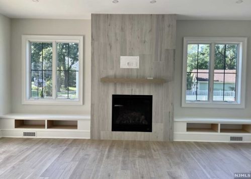 20 Pleasant Ave, Ridgewood, NJ 07450-4607
