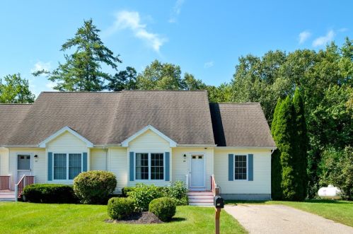 20 Duff Thompson Ln, Lee, NH 03861-6229