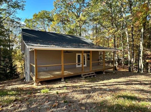 208 Turner Ridge Dr, Cleveland, GA 30528-4412