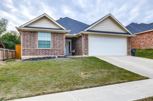 2821 18th St, Fort Worth, TX 76106-5016