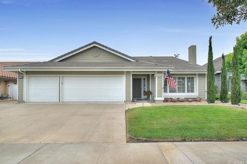 2731 Volcano Ct, Oxnard, CA 93030-8413