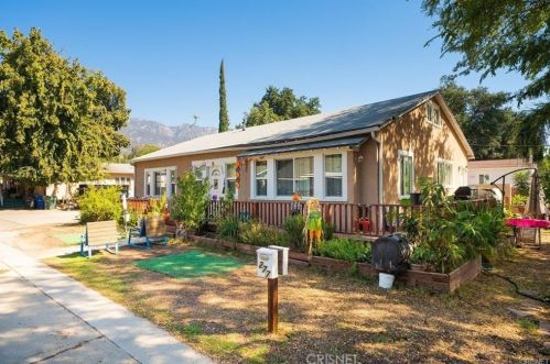 277 Ventura St, Altadena, CA 91001-5058