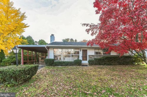 77 War Admiral Ln, Media, PA 19063-5242