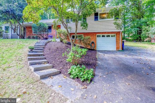 3802 Hillcrest Ln, Annandale, VA 22003-2310
