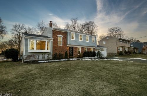 21 Farrand Dr, Parsippany, NJ 07054-2146