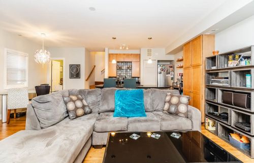 1060 Hermitage Ave, Chicago, IL 60622-3258
