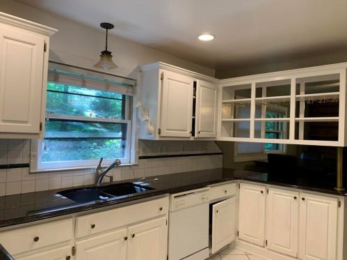 500 Carriage Dr, Atlanta GA  30328-3307 exterior