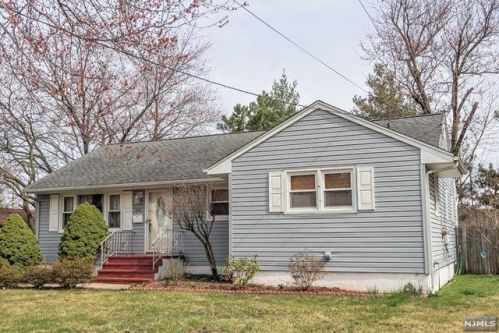 164 Field Ave, Hasbrouck Heights, NJ 07604-2532