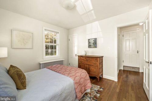 8009 Glenside Dr, Silver Spring MD 20912-7327 exterior