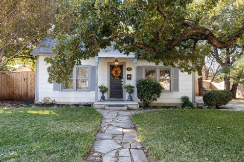 216 Travis St, Granbury, TX 76048-2164