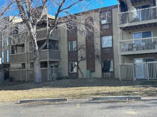 1302 Parker Rd, Denver CO  80231-2148 exterior
