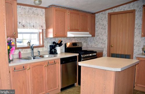 50 Raptor Dr, Hanover PA 17331-8158 exterior