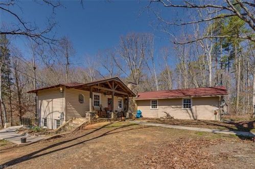 1959 Brook Dr, Asheboro, NC 27205-7413