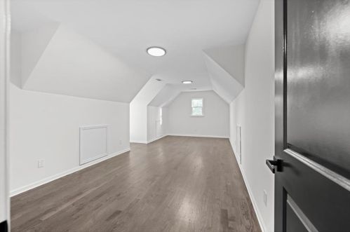 695 Highland Oaks Dr, Atlanta GA  30331-9210 exterior
