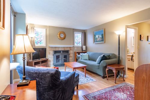 4 Foxmoor Cir, Nashua, NH 03063-7000