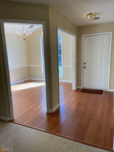 105 Glenbrook Ct, Lagrange, GA 30240-8892
