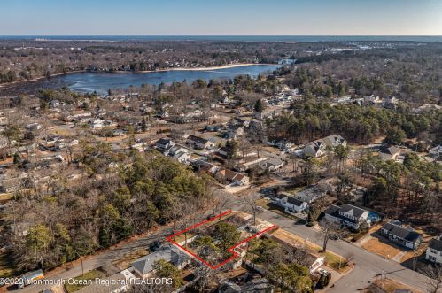 1611 Sommerell Ave, Lacey, NJ 08731-3453