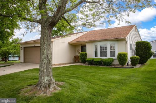 92 Chestnut Hill Ln, Columbus, NJ 08022-1045