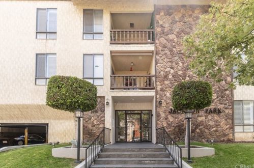 510 Jackson St, Glendale, CA 91206-3213