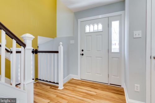 6408 Rivington Rd, Springfield VA  22152-2912 exterior