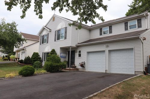 44 Stemler Dr, Cliffwood, NJ 07721-1508
