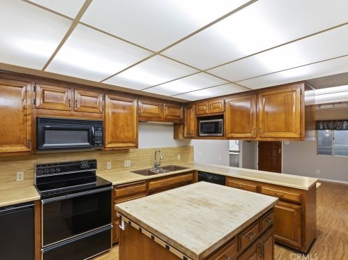 3506 Roslyn St, Riverside CA  92504-3535 exterior